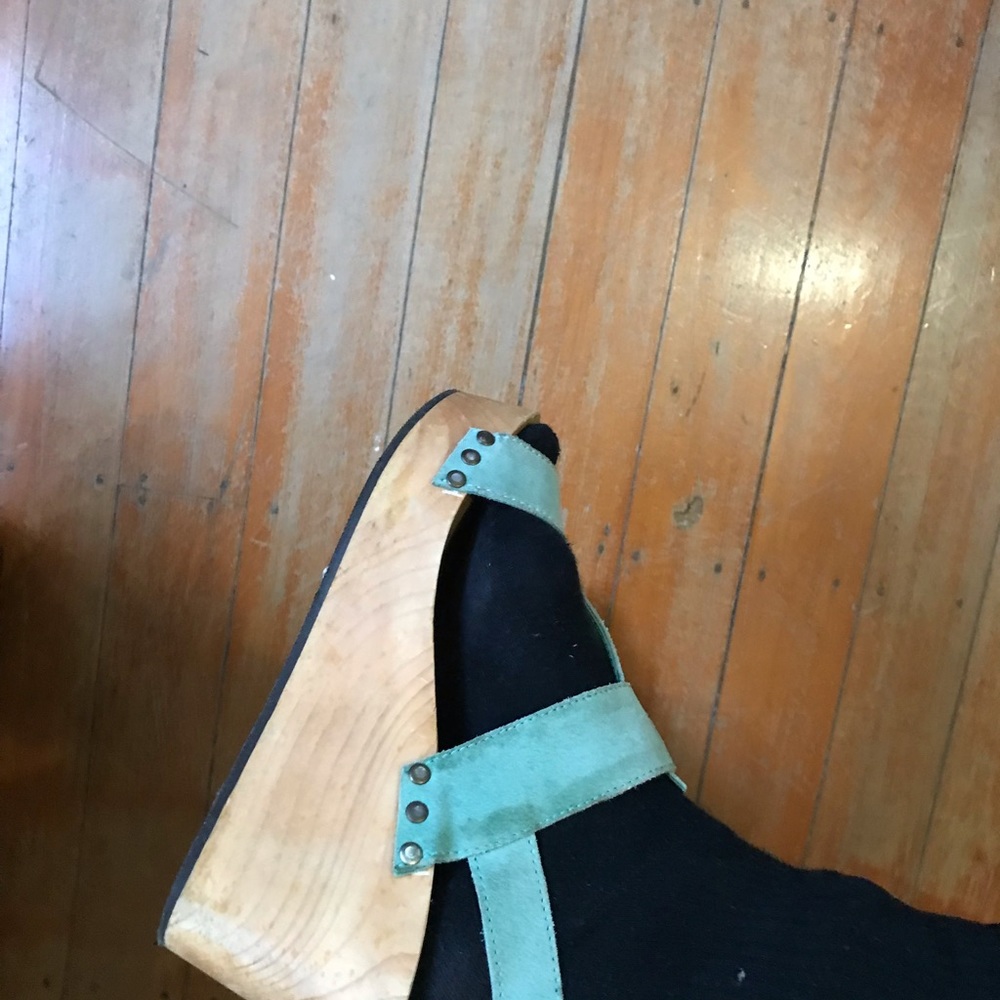 Green Suede Wooden Platform Wedges - Picture 11 of 13